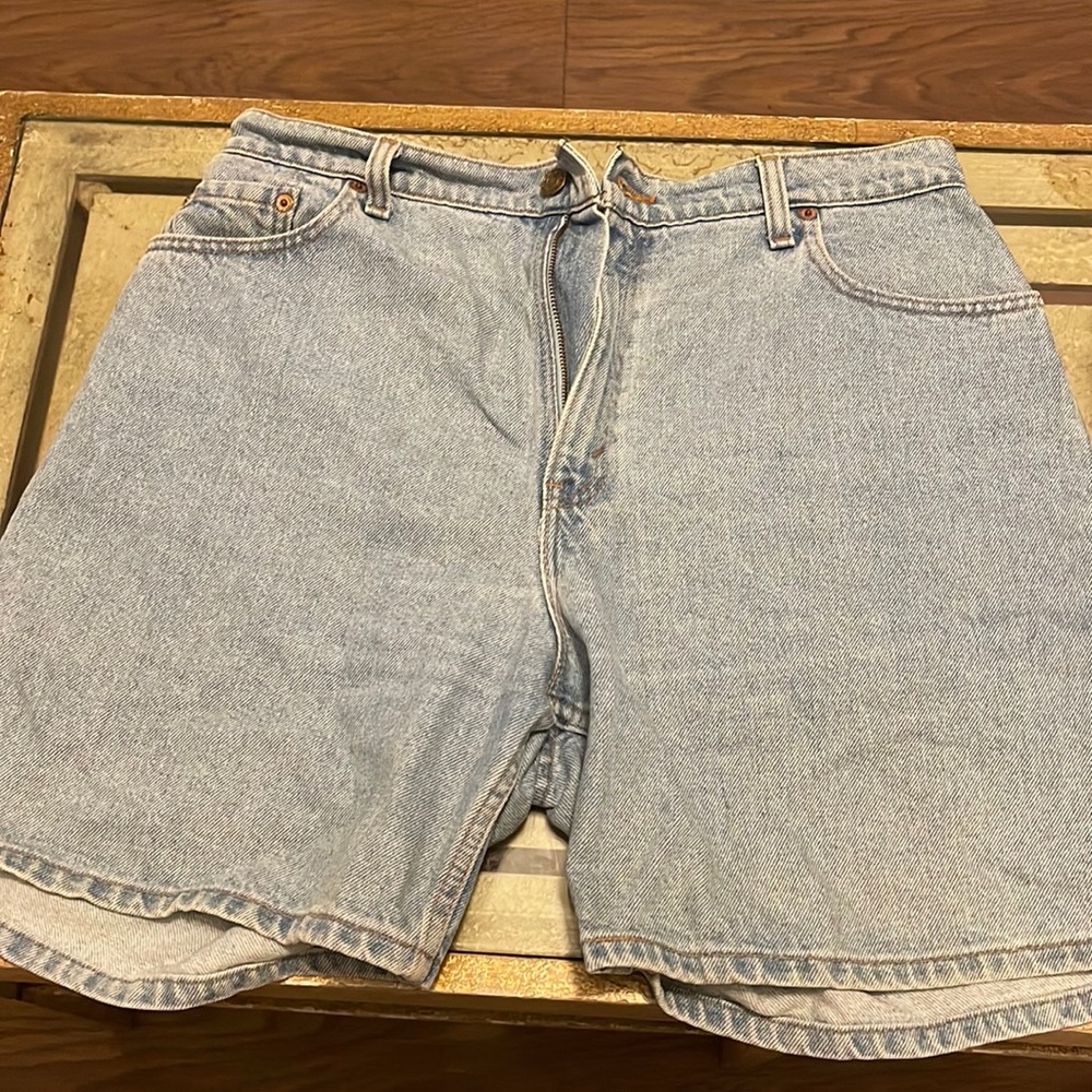 Levi’s shorts size 14